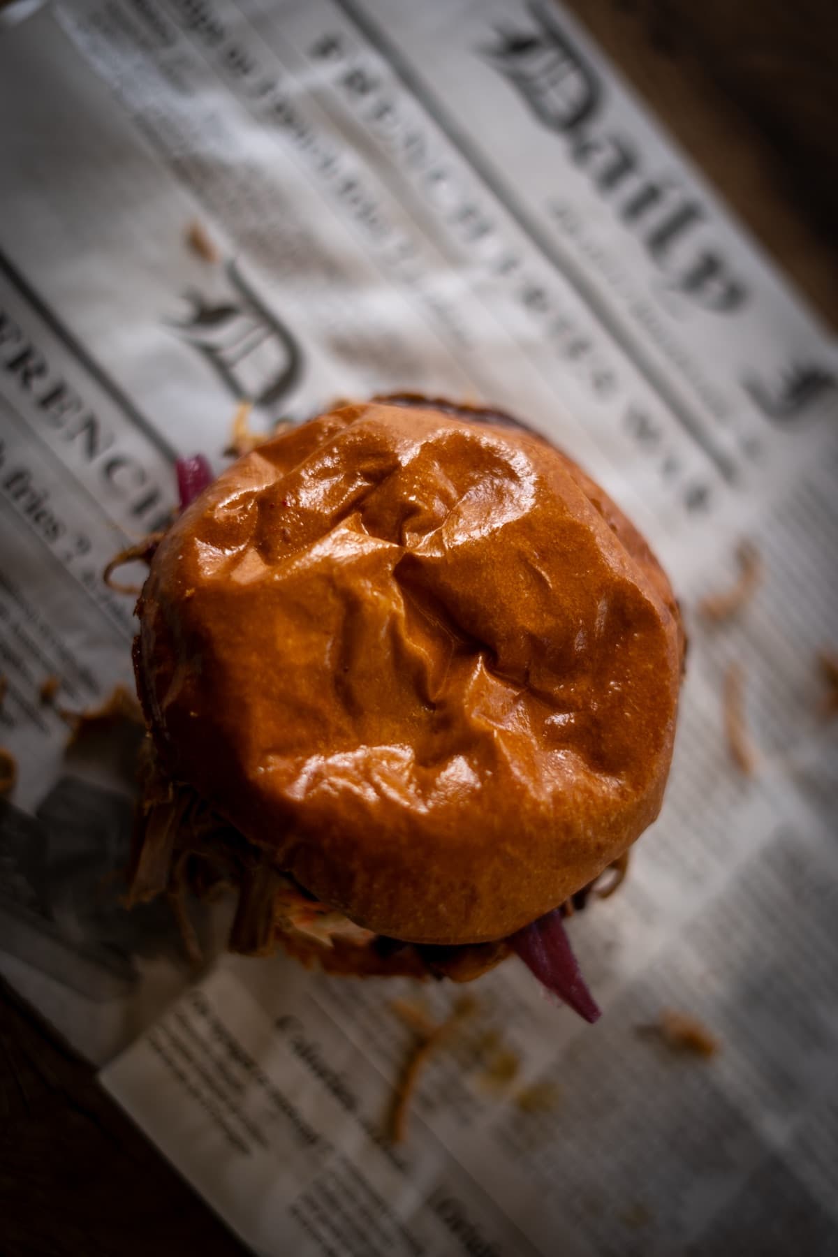 Burger au pulled pork, buns levain