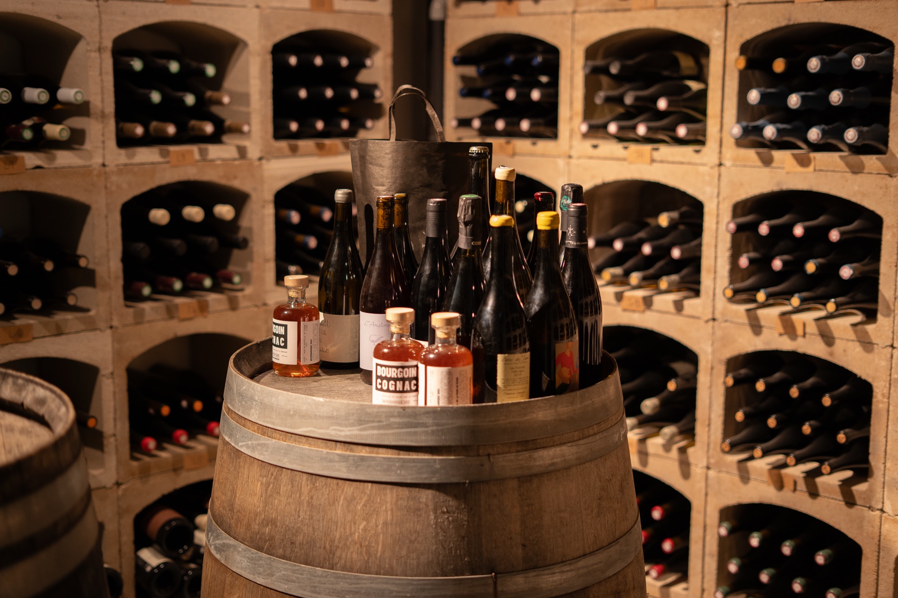 La cave — vins vivants sur tonneau