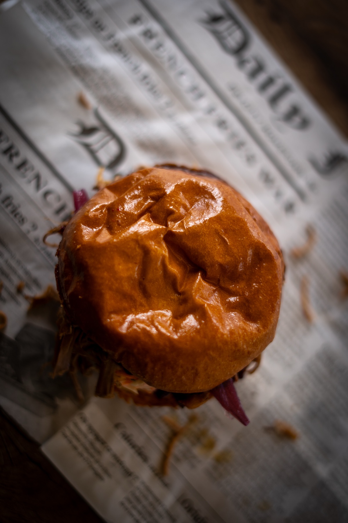 Burger au pulled pork, buns levain